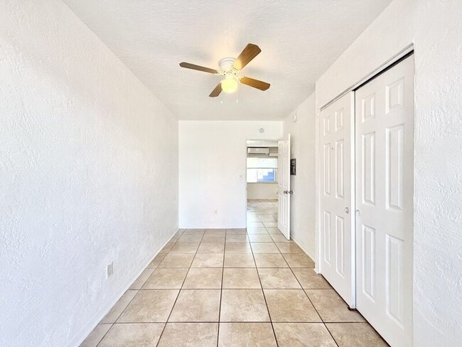 Building Photo - 551 N Ridgewood Ave