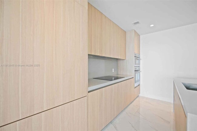 Building Photo - Northeast 24th Street, Miami, FL 33137 - 2 BR 2 BA condo