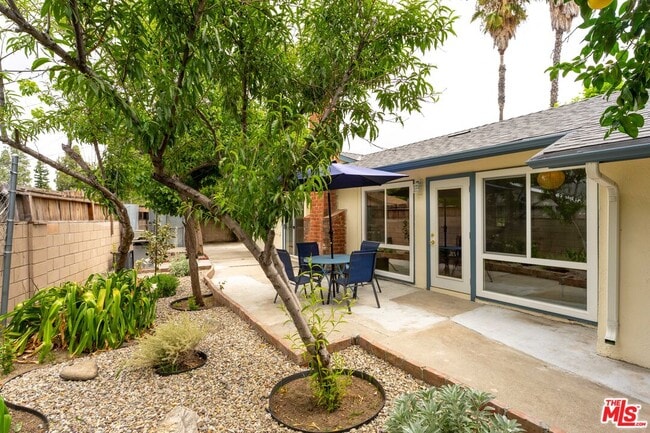 Building Photo - 22736 Cantlay St