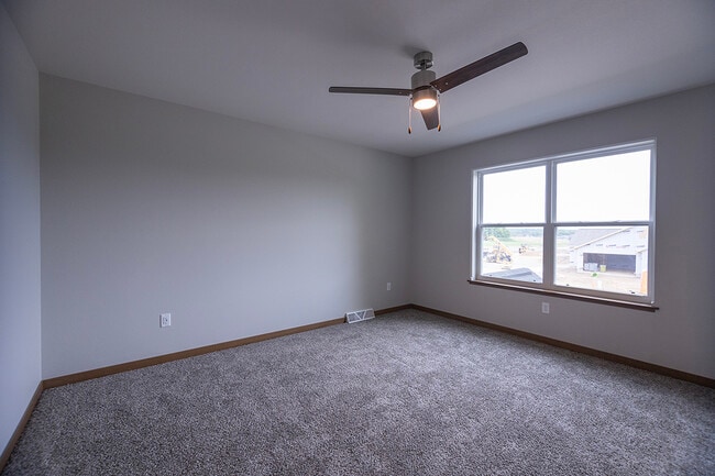 Building Photo - 1610 Eastside Cir