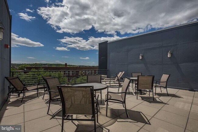 Building Photo - 1391 Pennsylvania Ave. SE