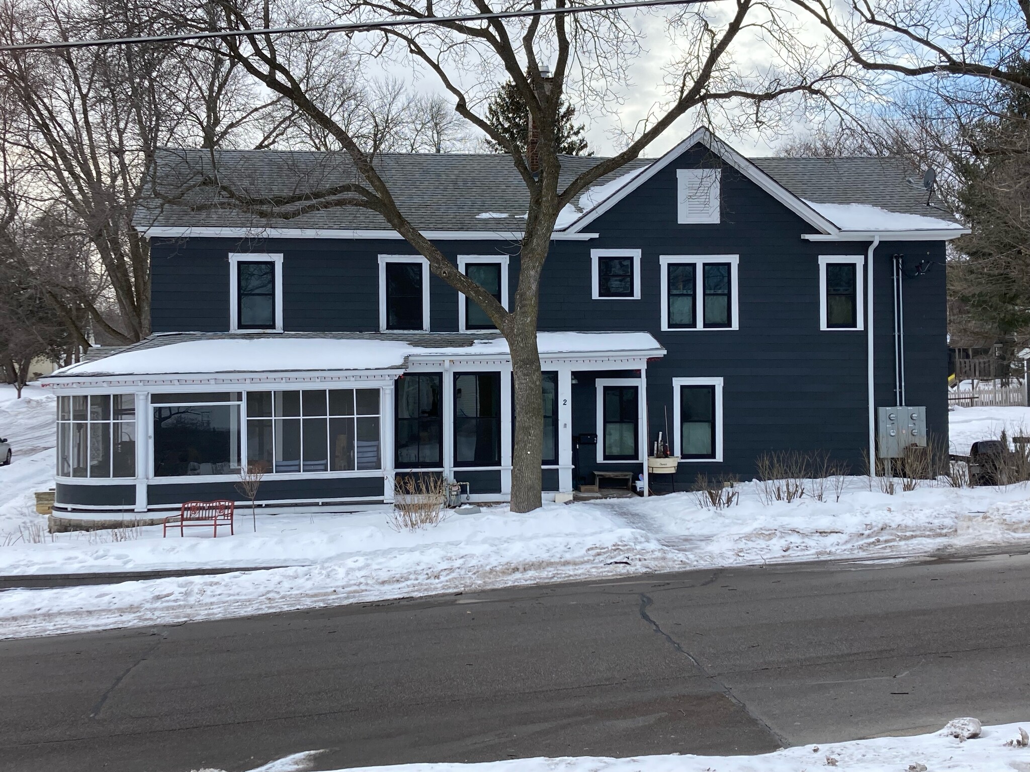 Building Photo - 204 Cherry St W