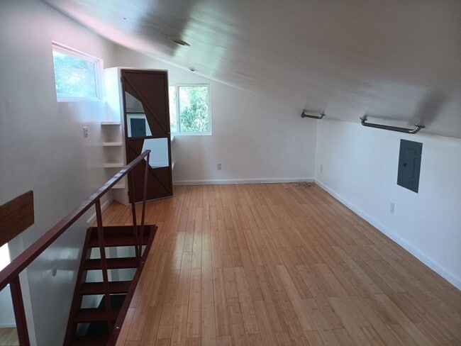 Building Photo - COZY HOME IN THE BEAUTIFUL TOWN OF TIJERAS | Showings available NOW!!