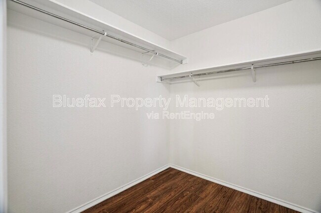 Building Photo - 9939 Bermuda Palm