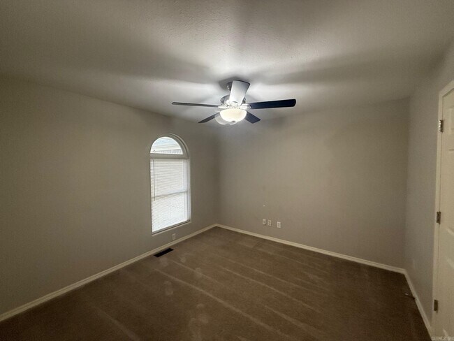 Building Photo - 514 Wisteria Dr