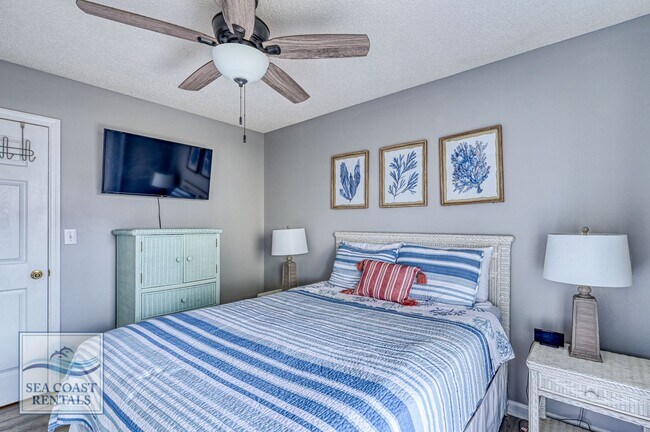 Building Photo - FULLY FURNISHED OFF-SEASON MONTHLY RENTAL - AVAILABLE TO START NOV 10TH