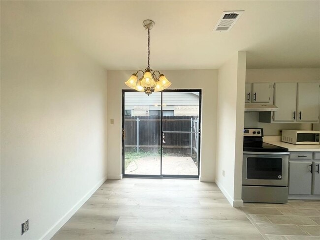 Building Photo - 1508 Rustlers Rd