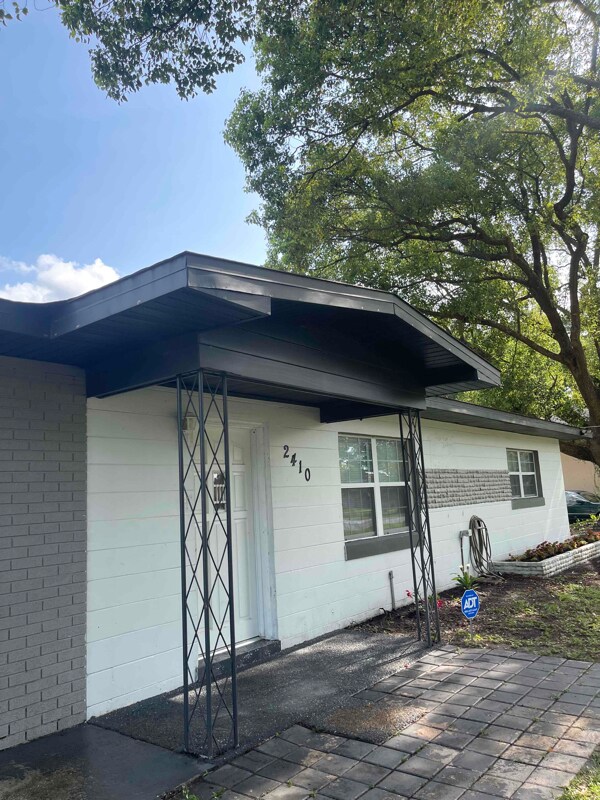 Building Photo - 2410 Ave C NW