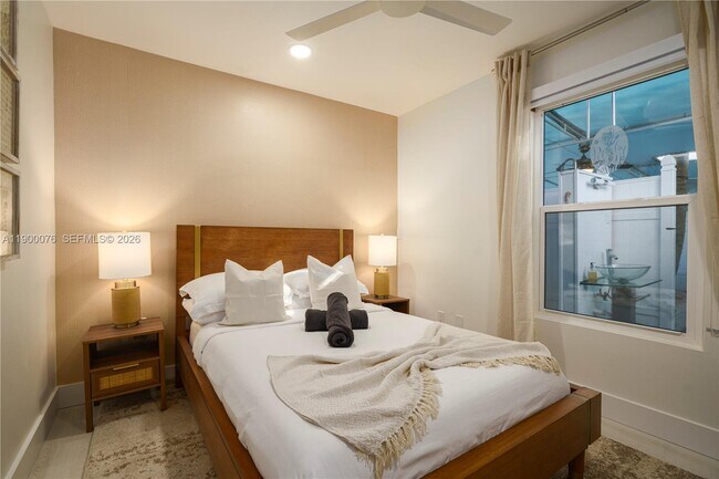 Building Photo - 474 Peninsula Dr