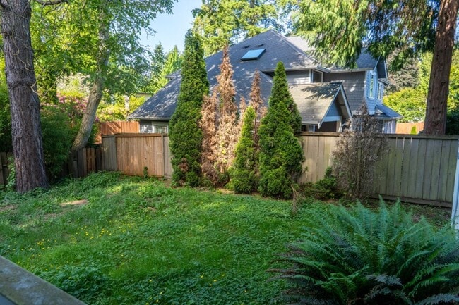 Building Photo - 4bd/2.5ba Seattle Home