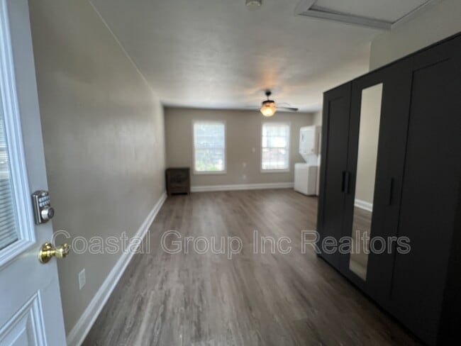 Building Photo - 1363 Eagle Ave