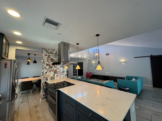 Building Photo - 21356 Sonesta Way