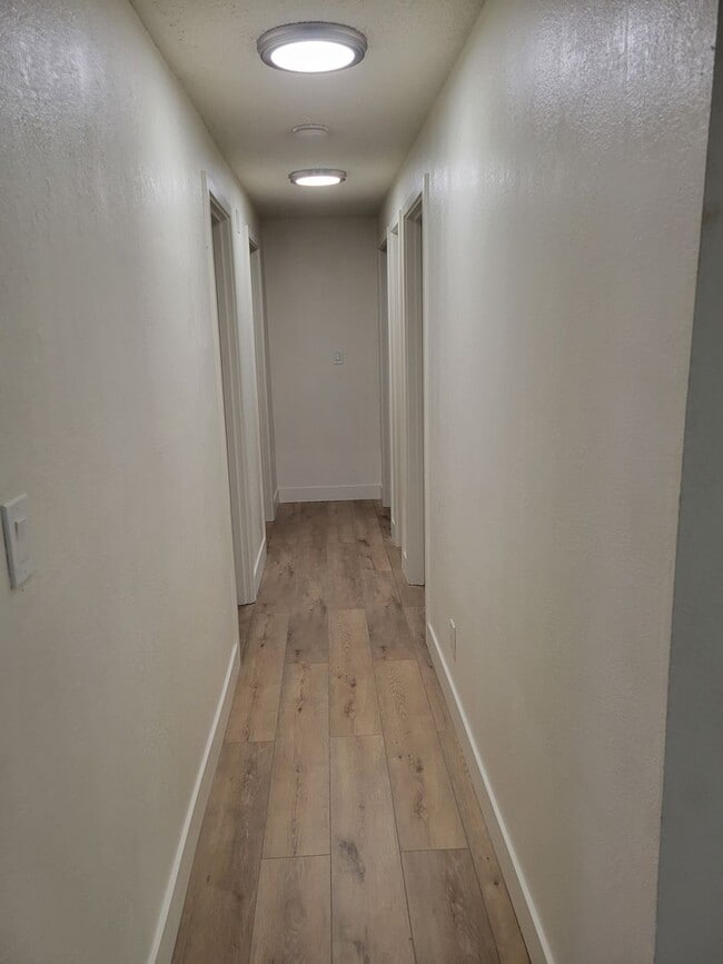 Building Photo - 3 bed/2 bath