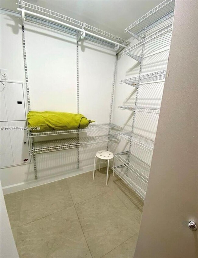 Building Photo - 185 SW 7th St