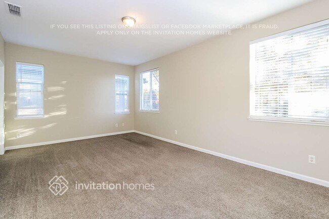 Building Photo - 16 Shadmoor Pl