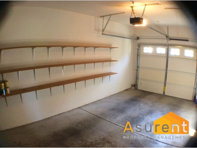 Building Photo - Fully Furnished Luxury Townhouse Available Soon!