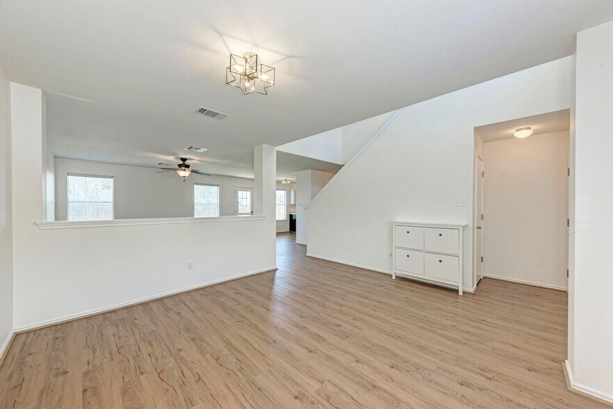 Building Photo - 12740 Bella Pkwy