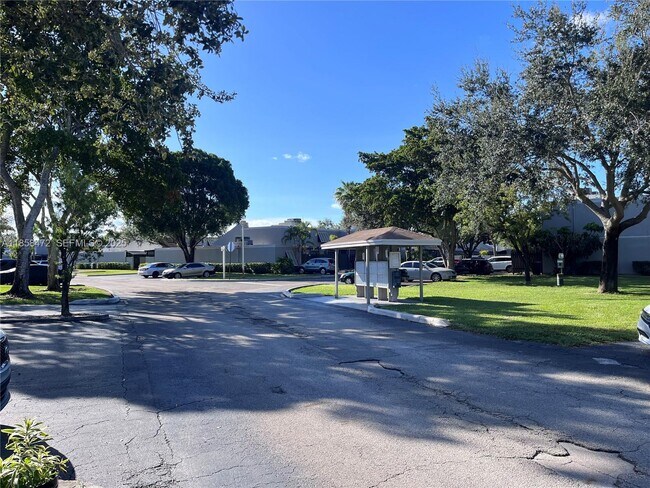 Building Photo - 11246 NW 14th Ct