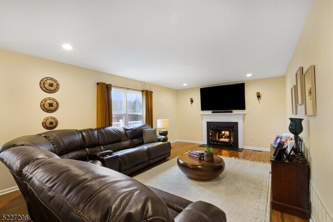 Building Photo - 70 Alvin Sloan Ave