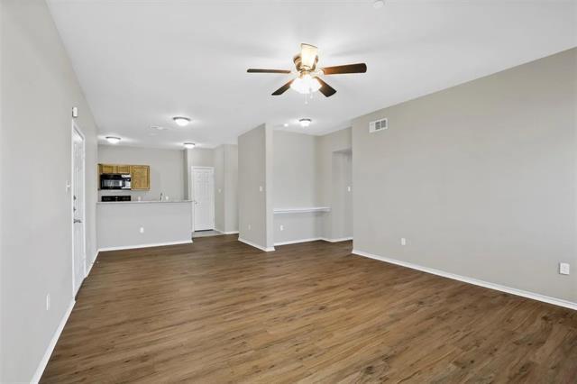 Building Photo - 512 E Hazelwood St