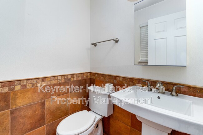 Building Photo - 10557 W Maplewood Dr