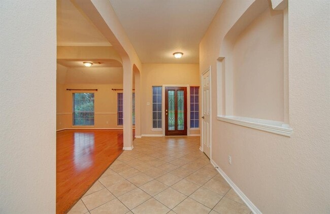 Building Photo - 14403 Red Tailed Hawk Ln