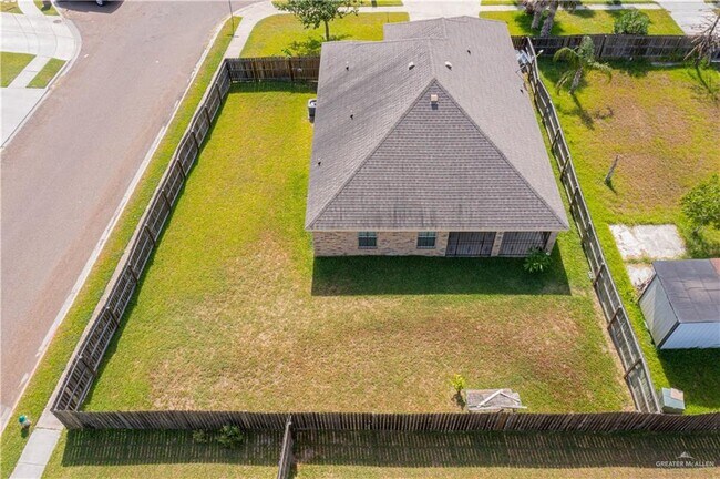 Building Photo - 2405 Singletary Dr