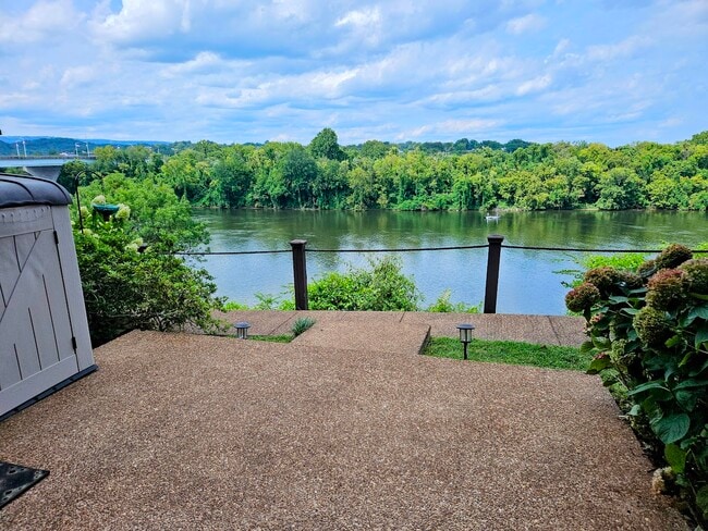 Building Photo - 637 Battery Pl