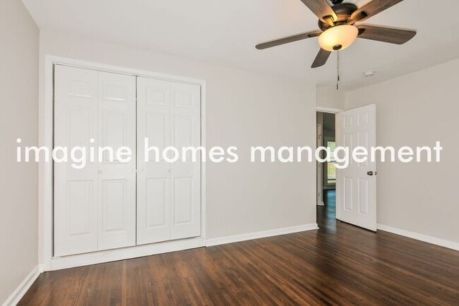 Building Photo - Stunning 3 Bedroom Ranch in Ladue Schools