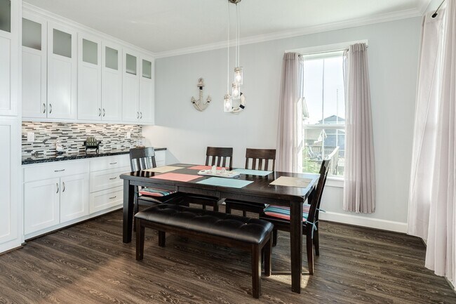 Building Photo - 12940 John Reynolds Rd