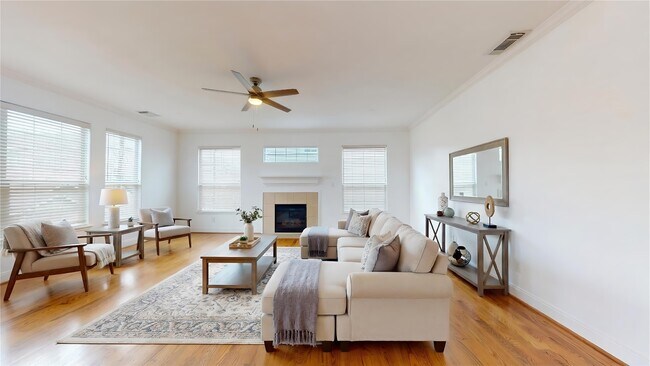 Building Photo - 328 Malone St