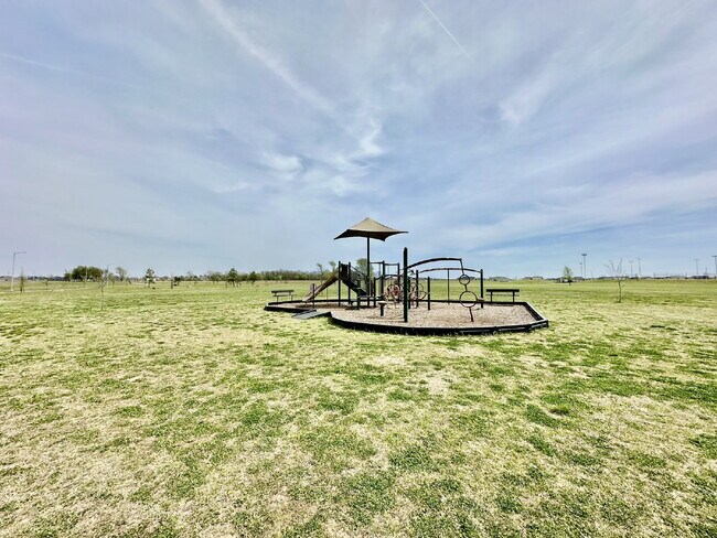 Building Photo - 6747 Winterwood Ave