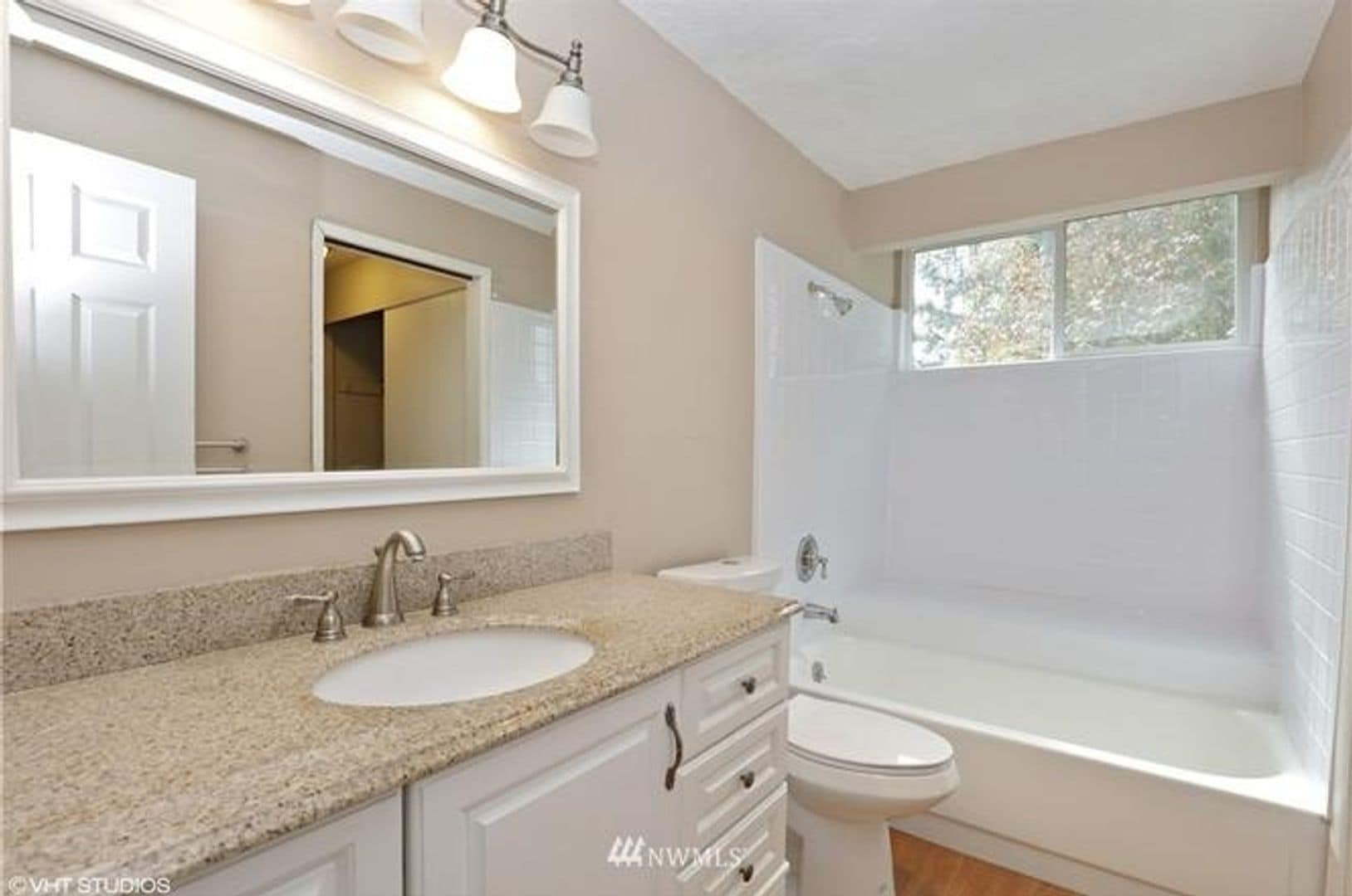 Building Photo - 2503 NE 4th St