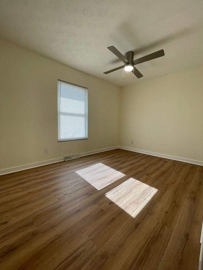 Building Photo - Charming Remodeled 3BR Home with Modern Finishes and Spacious Fenced in Yard