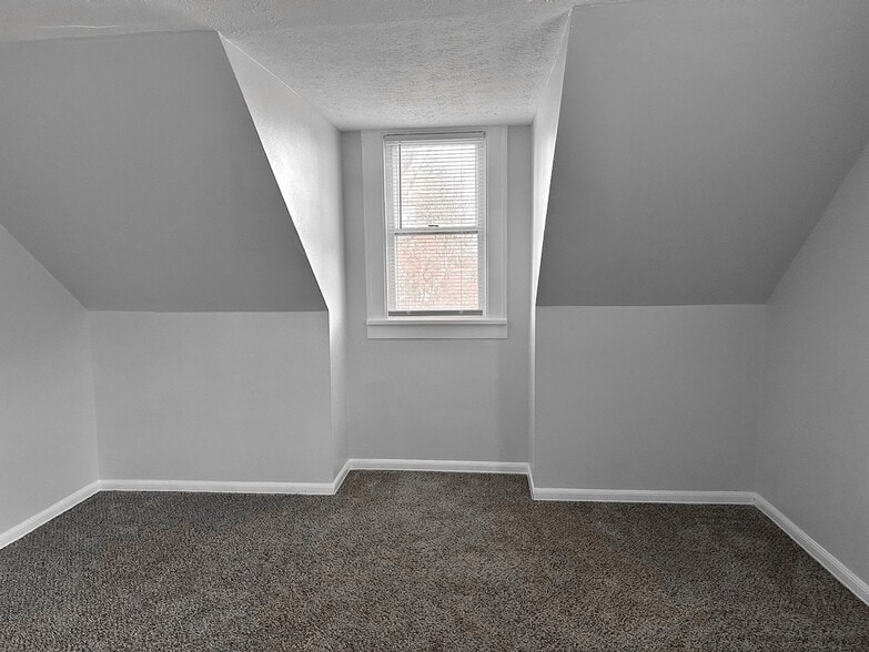 Building Photo - 222 W Union St