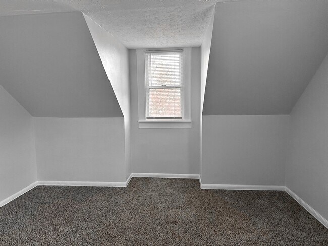 Building Photo - 222 W Union St