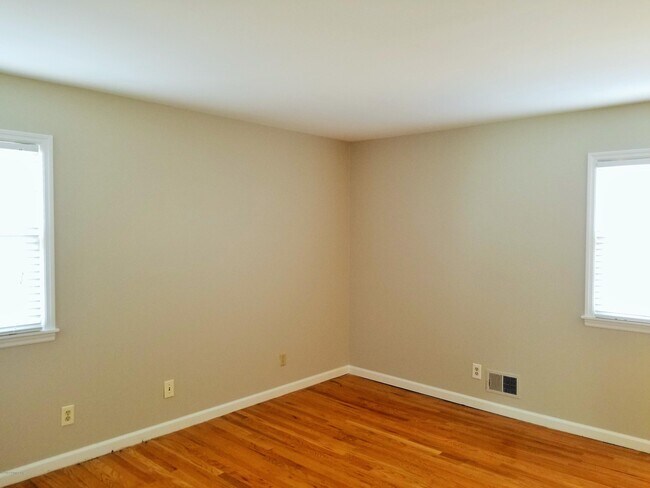 Building Photo - 8203 Camberley Dr