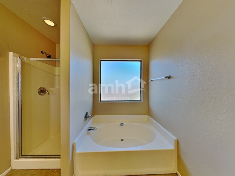 Building Photo - 11221 N 161st Ln