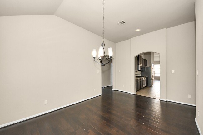 Building Photo - 7610 Willow School Dr