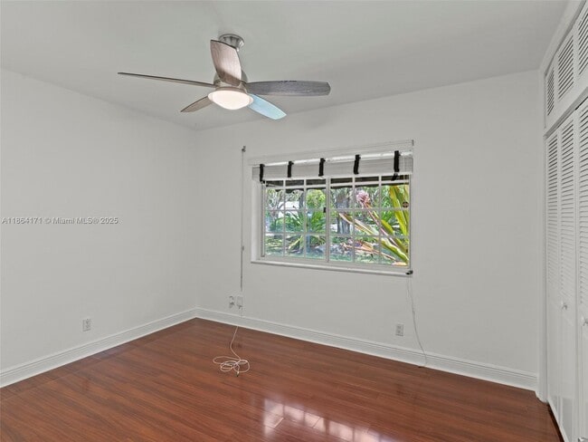 Building Photo - 9310 SW 70th Ave