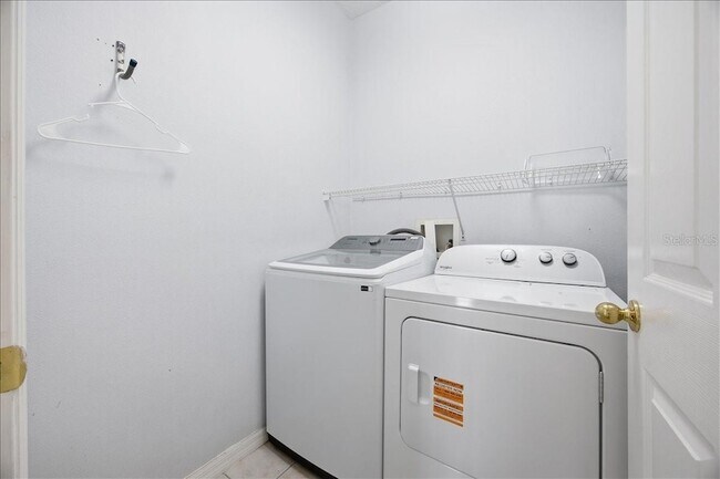 Building Photo - 227 Bonville Dr