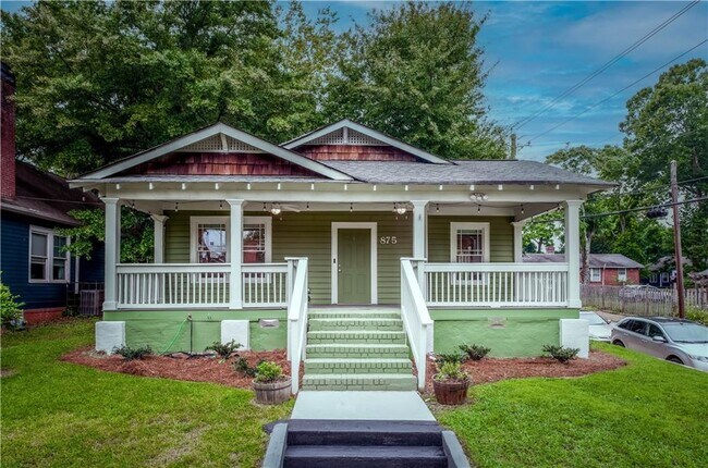 Primary Photo - 875 Oakhill Ave SW