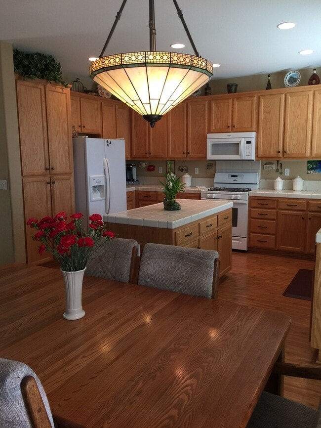 Building Photo - Spacious two-story home featuring 4 bedrooms and 3 full bathrooms (1 bedroom and 1 bathroom downs...