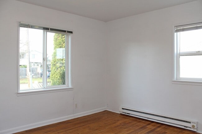 Building Photo - 4926 NE 77th Ave