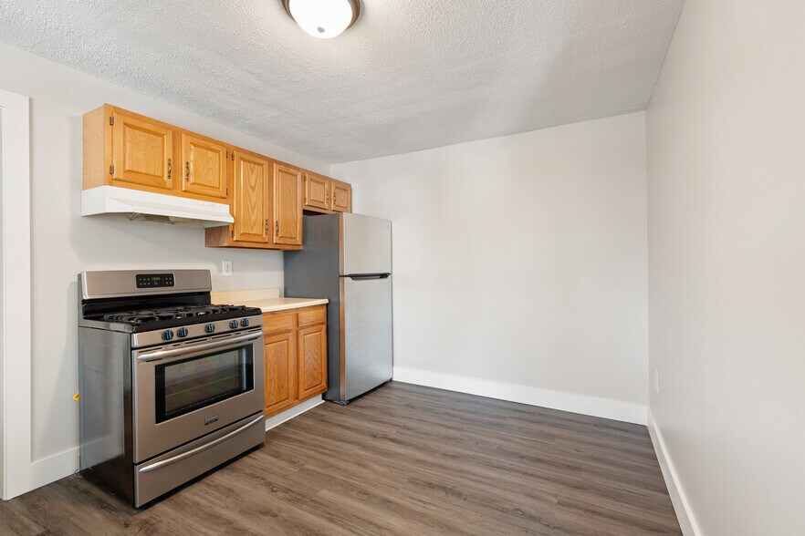 Building Photo - 1112 Park Ave