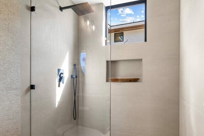 Building Photo - 70 Lewa Lani Pl