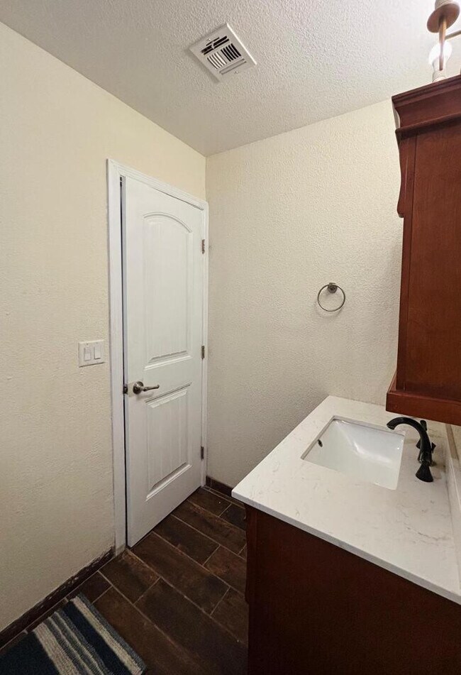 Building Photo - 4810 N 69th Dr