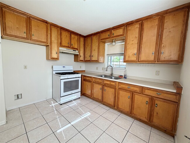 Building Photo - 11102 Maize Ln