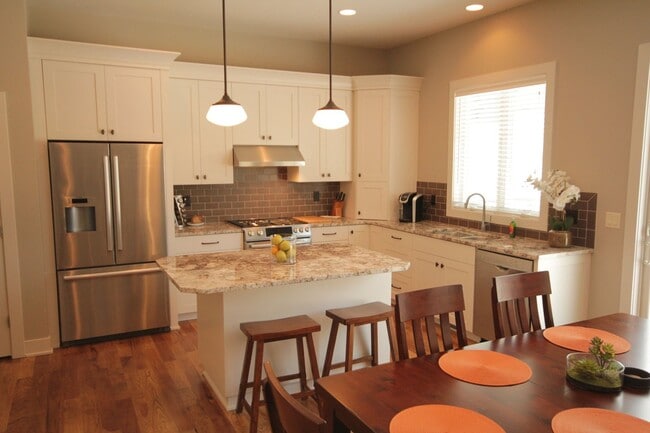 Building Photo - Beautiful luxury custom home