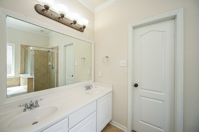 Building Photo - 4411 Wellington Grove Ln